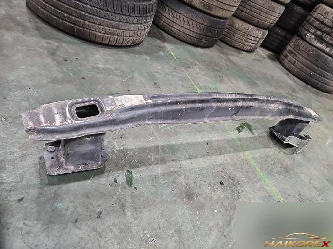 Mercedes-Benz C-Class 2016 — направляющая бампера задняя A2056100414