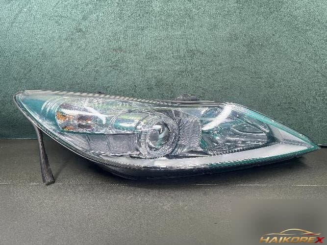Hyundai Genesis 2010 — фара правая HID