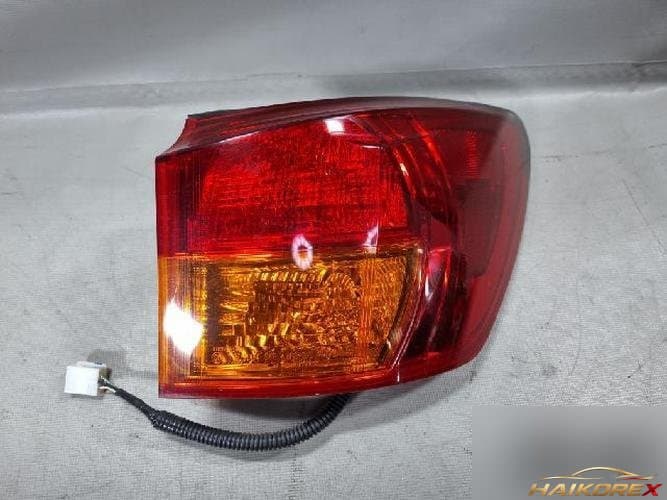 Lexus IS 2007 — фонарь задний комбинированный правый (сторона пассажира)