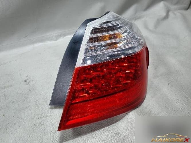 Hyundai Genesis 2009 — комбинированный задний фонарь правый (пассажирский)