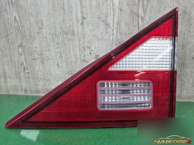 SsangYong Rodius 2005 — накладка крышки багажника с фонарём