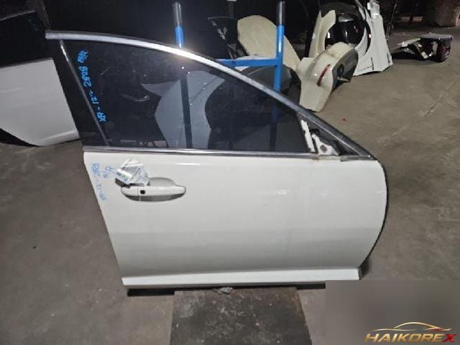 Jaguar XF 2012 — передняя дверь правая 8X23-F20124-AB