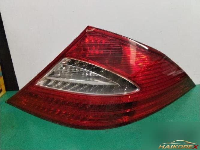 Mercedes-Benz CLS-Class 2010 — комбинированный фонарь задний правый (пассажирский) A2198200664