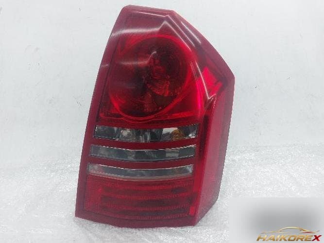 Chrysler 300 2007 — комбинированный фонарь задний правый