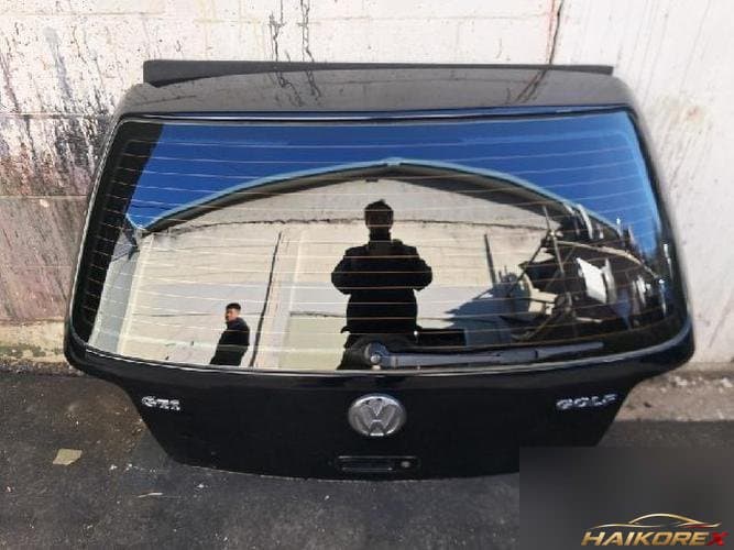 Volkswagen Golf 2003 — крышка багажника