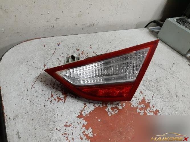 Hyundai Sonata 2011 — фонарь задний правый внутренний 92404-3S100