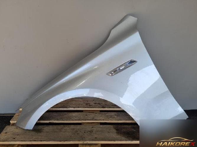 BMW 5 серия 2010 — крыло левое