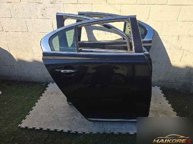 Ford MKS 2014 — дверь задняя правая