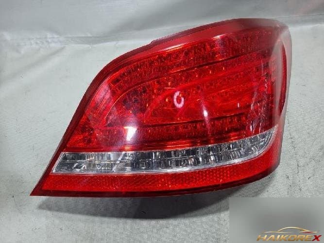 Hyundai Equus 2012 — комбинированный фонарь задний правый (пассажирский)
