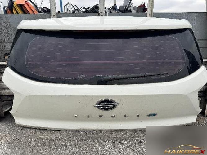 SsangYong Tivoli 2016 — крышка багажника