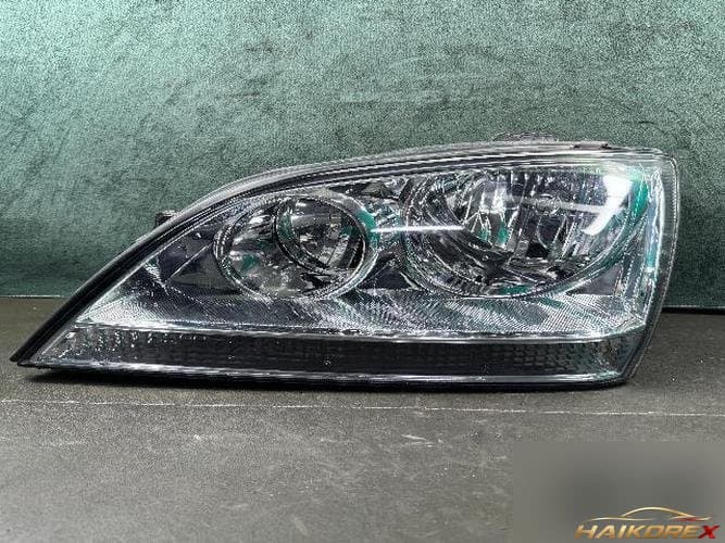 Kia Sorento 2005 — фара левая