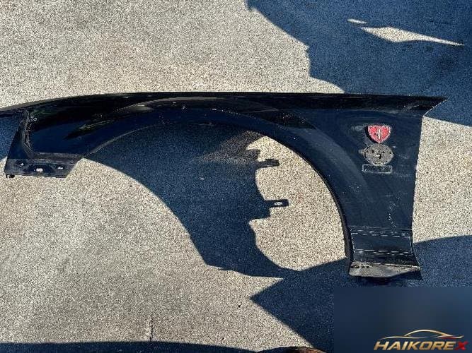 Ford Mustang 2004 — крыло левое