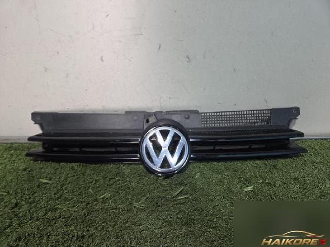 Volkswagen Golf 2003 — решетка радиатора 1
