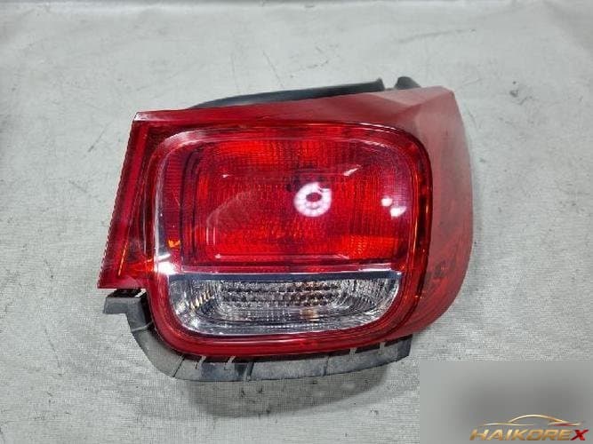 Chevrolet Malibu 2012 — комбинированный задний фонарь правый (пассажирский)
