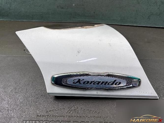 KG Mobility Korando 2005 — накладка переднего крыла