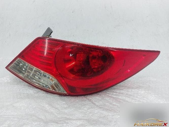 Hyundai Accent 2012 — комбинированный задний фонарь правый (сторона пассажира) 92402-1R0