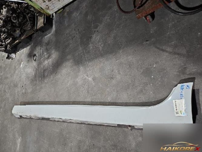 Jaguar XF 2012 — накладка порога левая 8X23-F10609-ADW