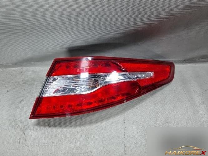 Kia K5 2013 — комбинированный задний фонарь правый (пассажирский)