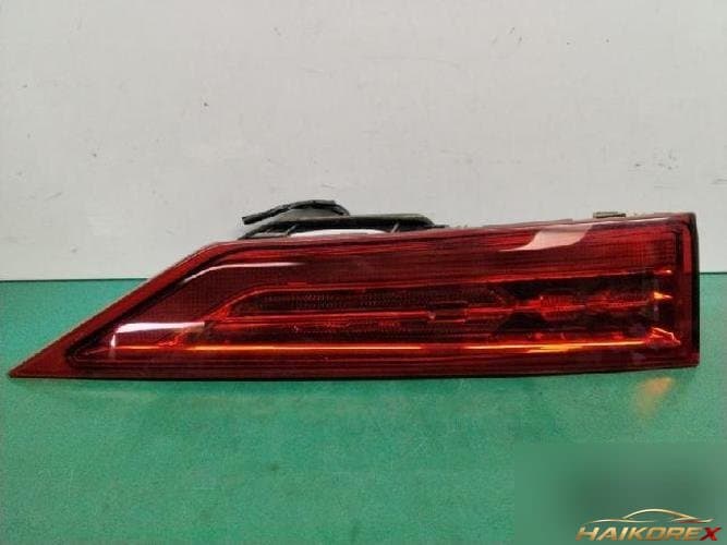 Volvo XC60 2021 — накладка задней двери левая 31446617