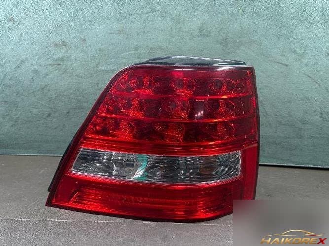Kia Sorento 2007 — фонарь задний комбинированный правый (LED)