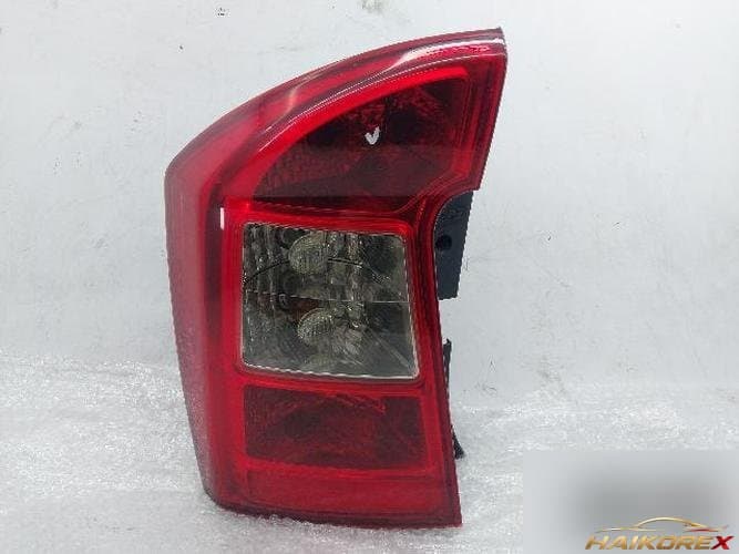 Kia Carens 2009 — комбинированный фонарь задний левый (водительский)