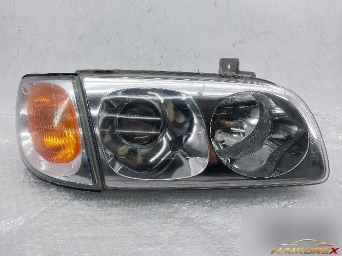Hyundai Trajet 2000 — фара правая