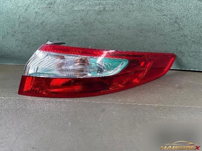 Renault SM3 2010 — задний фонарь в сборе правый