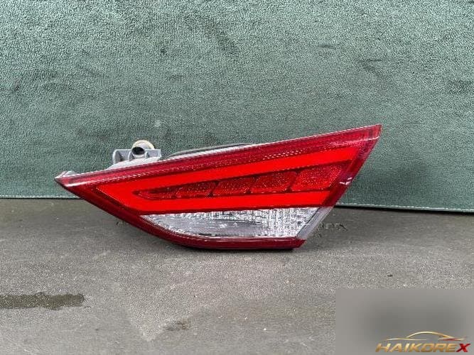 Hyundai Sonata 2014 — накладка крышки багажника с подсветкой номера