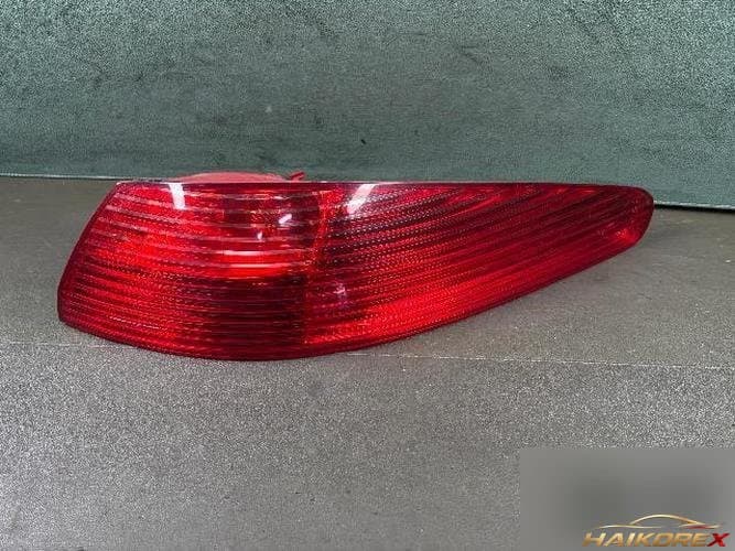 Peugeot 607 2007 — комбинированный задний фонарь правый (пассажирской стороны)