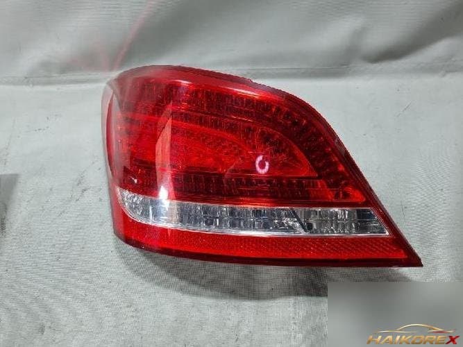 Hyundai Equus 2010 — комбинированный фонарь задний левый (водительский)
