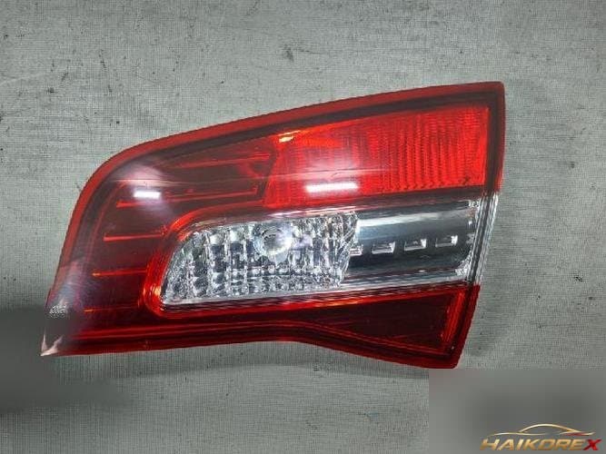 Renault QM5 2008 — накладка крышки багажника с фонарём 5 (правая)