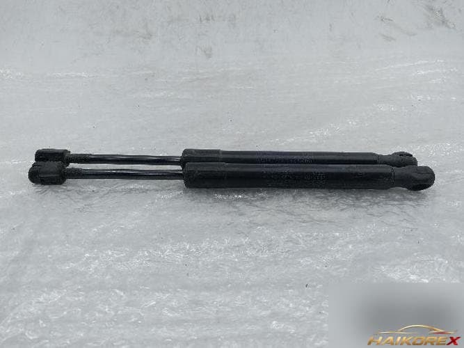 Ford MKS 2014 — накладка крышки багажника (комплект левая и правая)