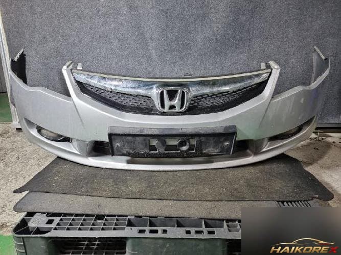 Honda Civic 2009 — передний бампер