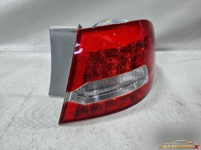 Kia Roche 2009 — комбинированный фонарь задний правый (пассажирский)