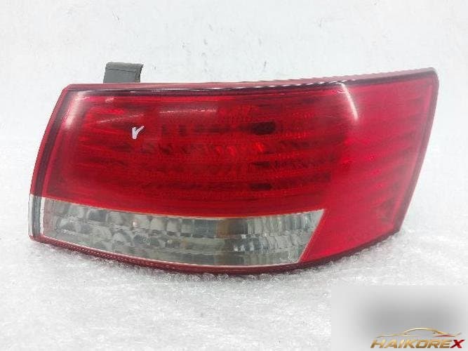 Hyundai Sonata 2009 — фонарь задний комбинированный правый (пассажирский) 92402-3K0