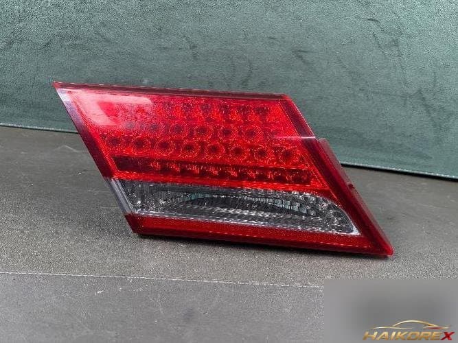 Hyundai Grandeur 2011 — накладка крышки багажника левая 1