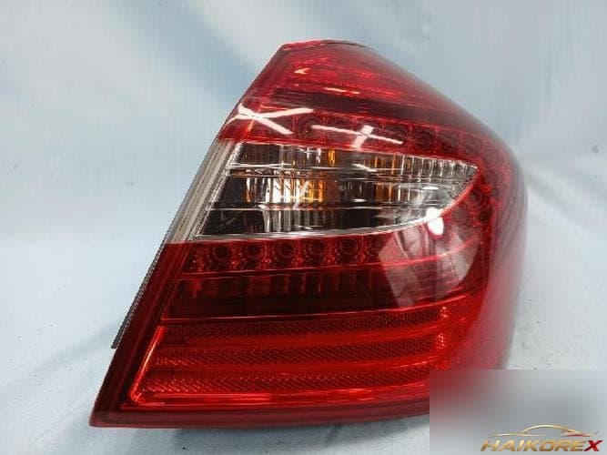 Hyundai Genesis 2013 — комбинированный фонарь задний правый