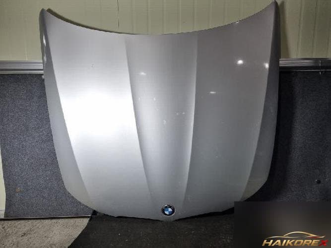 BMW 3 Series 2009 — капот