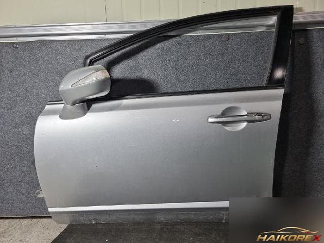 Honda Civic 2009 — дверь передняя левая (водителя)