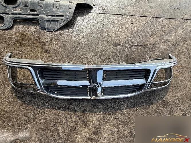 Dodge Nitro 2007 — решетка радиатора