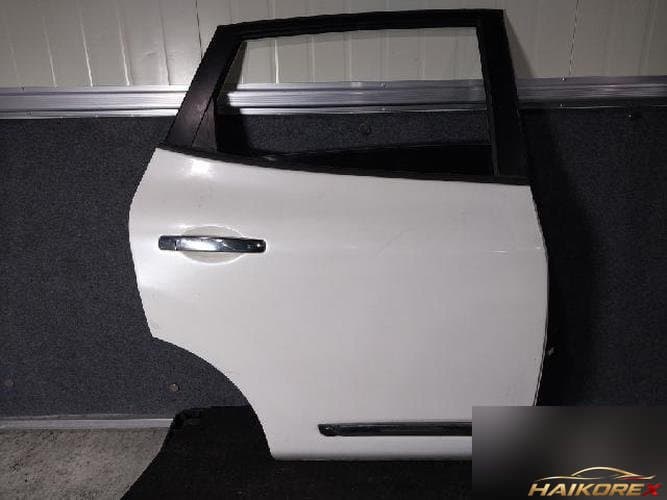 Nissan Rogue 2011 — дверь задняя правая
