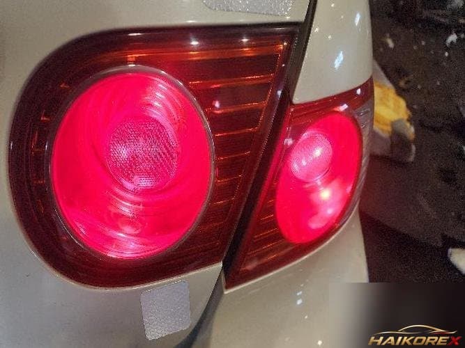 Kia Opirus 2004 — накладка крышки багажника с фонарём 92402-3F