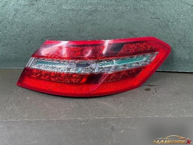 Mercedes-Benz E-Class 2011 — комбинированный фонарь задний правый (LED)