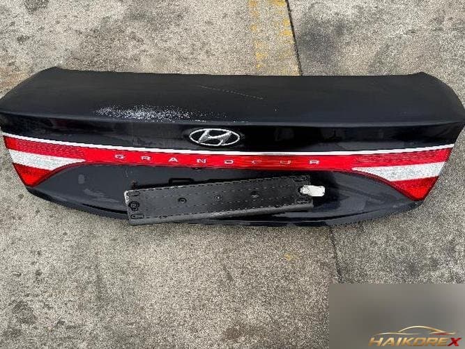 Hyundai Granzer 2014 — дверь багажника (тройка)