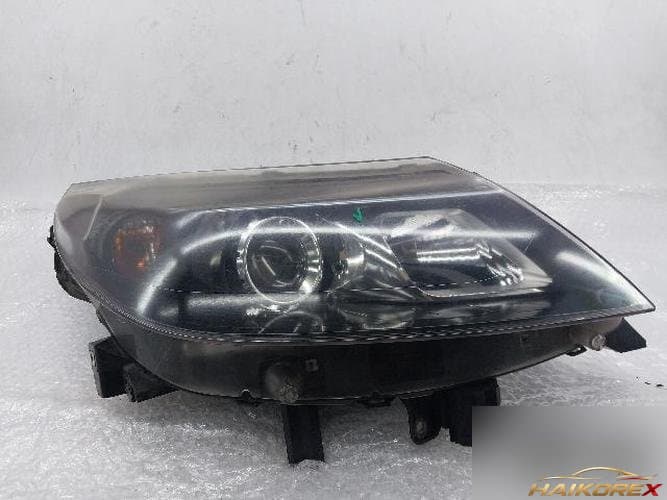 Renault SM5 2012 — фара правая