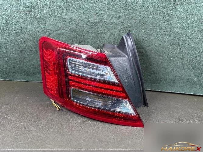Ford Taurus 2011 — комбинированный фонарь задний левый