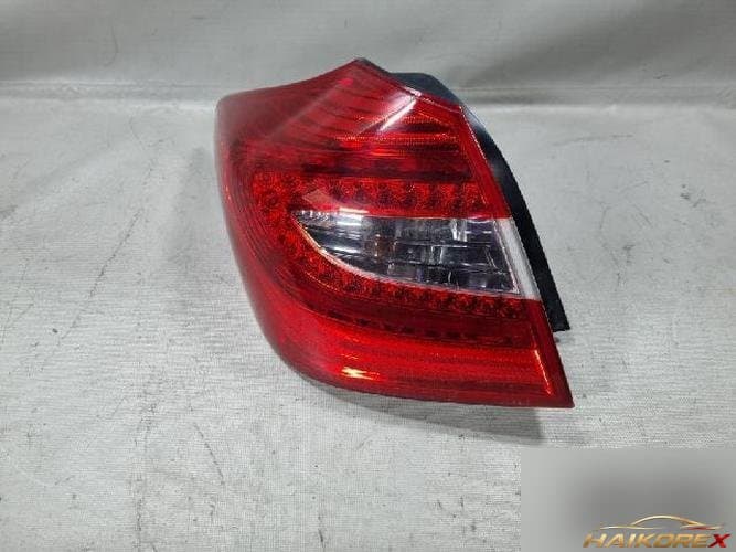 Hyundai Genesis 2014 — комбинированный задний фонарь левый (водительский)