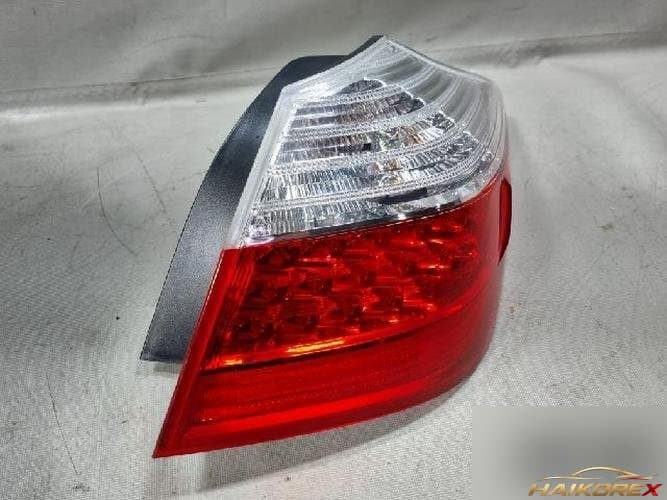 Hyundai Genesis 2008 — комбинированный задний фонарь правый (пассажирский)