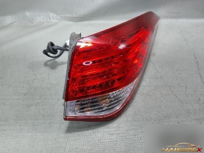 Hyundai i40 2012 — фонарь задний комбинированный правый (пассажирский)