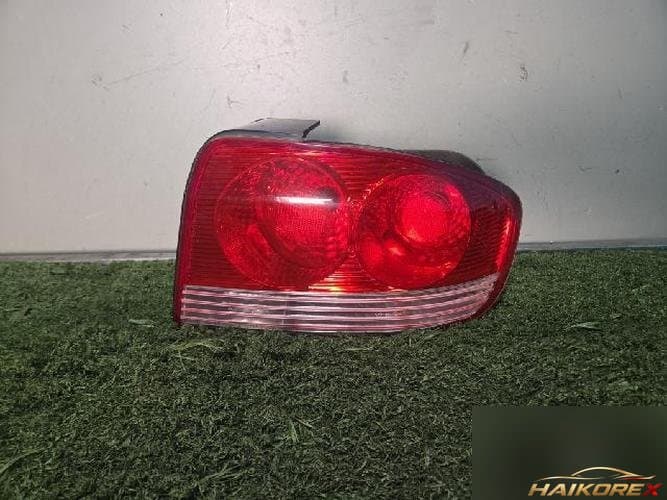 Hyundai Sonata 2003 — комбинированный фонарь задний правый (5 контактов)